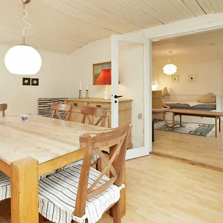 Ferienhaus Two-bedroom Holiday In 4 *