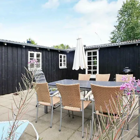 Two-bedroom Holiday In 4 Ferienhaus Jerup
